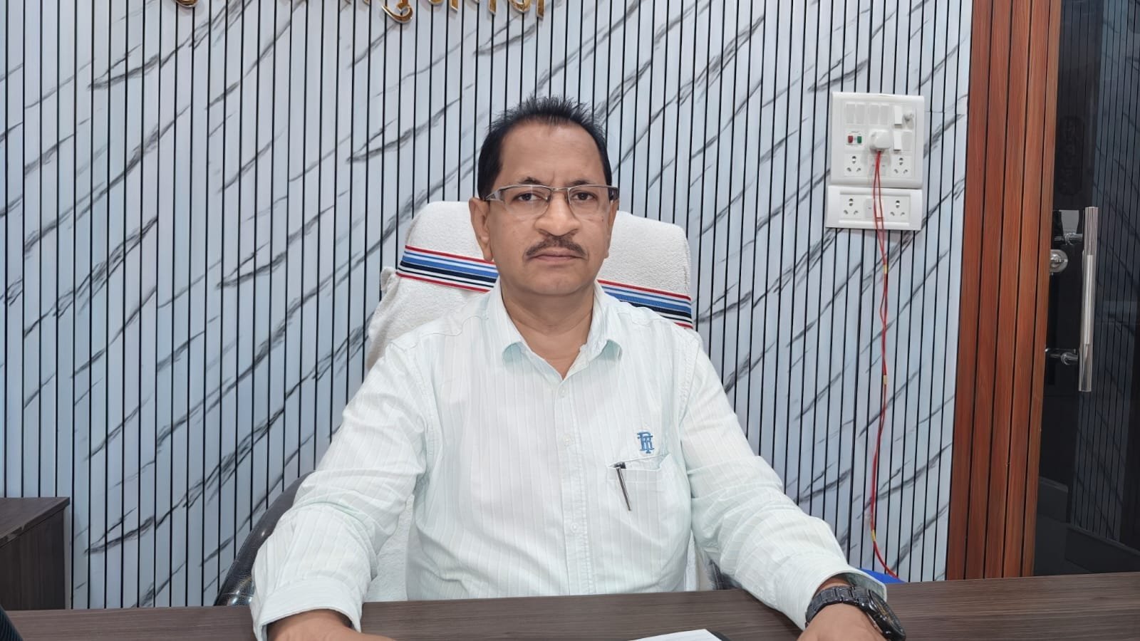 अंतिम निर्णय से पहले ही डीईओ पर आरोपों की बौछार, क्या बदनाम करने की हो रही कोशिश?
