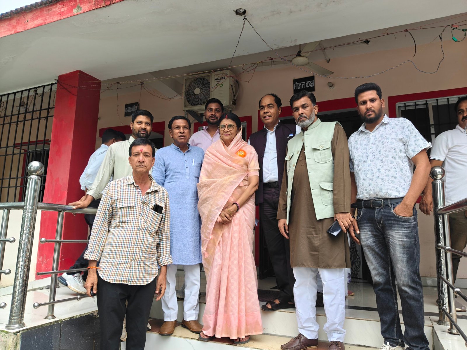 सपनों को मिली नई उड़ान सांसद ज्योत्सना महंत के हाथों सम्मानित हुए पसान के होनहार और समाजसेवक